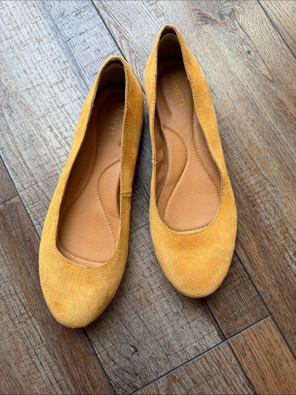 Born Leather flats size 8